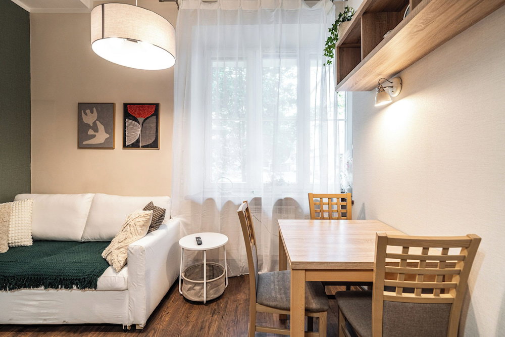 Rentplanet - Apartament Pawlikowskiego