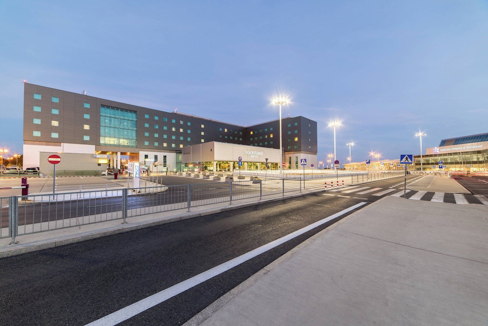 Hotel Courtyard By Marriott Warsaw Airport