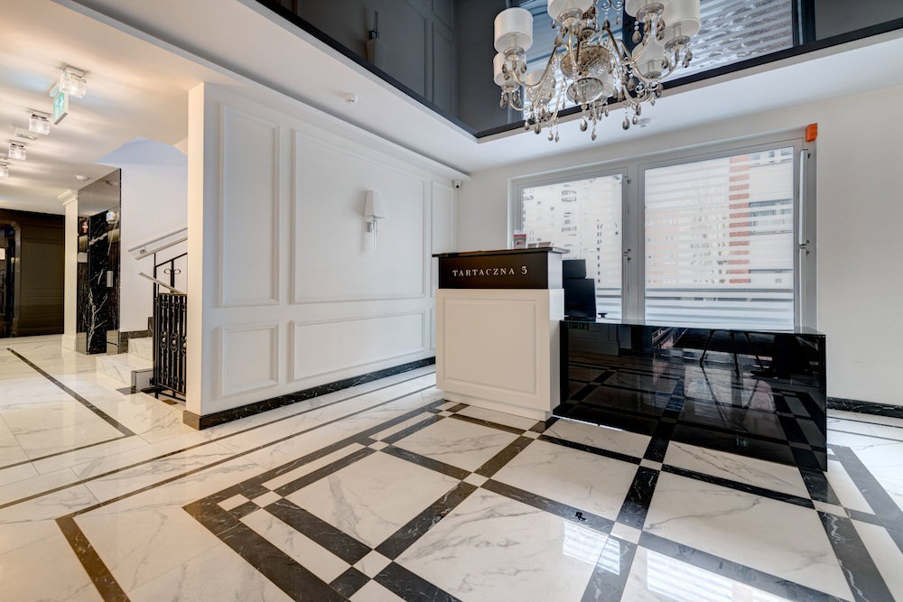 Hotel Live & Travel Apartments Old Town