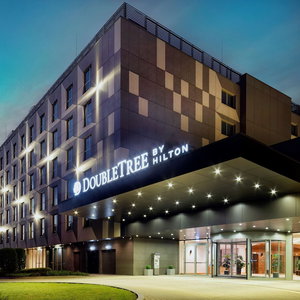 Hotel Doubletree By Hilton Krakow Hotel & Convention Center cazare Dabie
