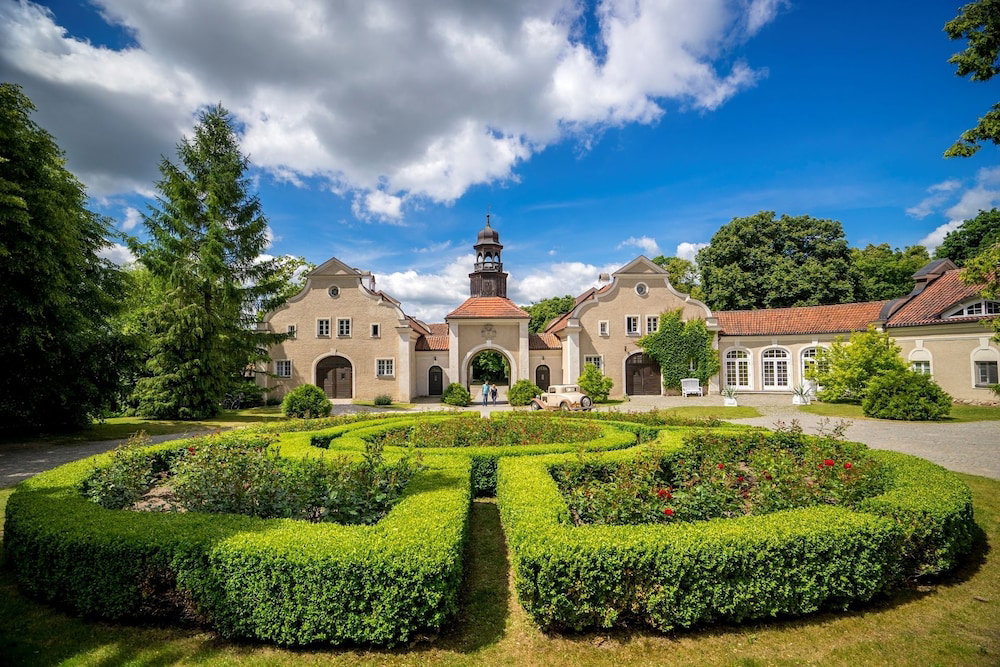 Hotel Pałac I Folwark Galiny
