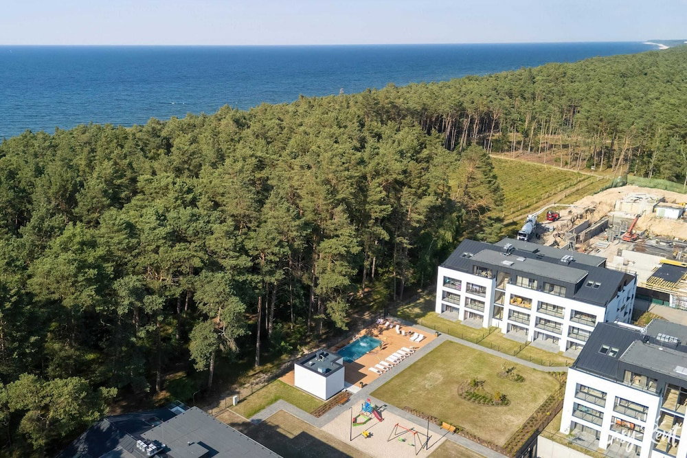 Hotel Holiday Studio With Air Conditioning, Summer Pool