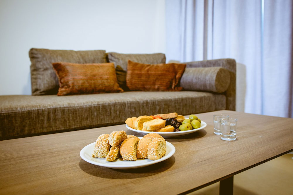 dal travel Antel Suites & Apartments
