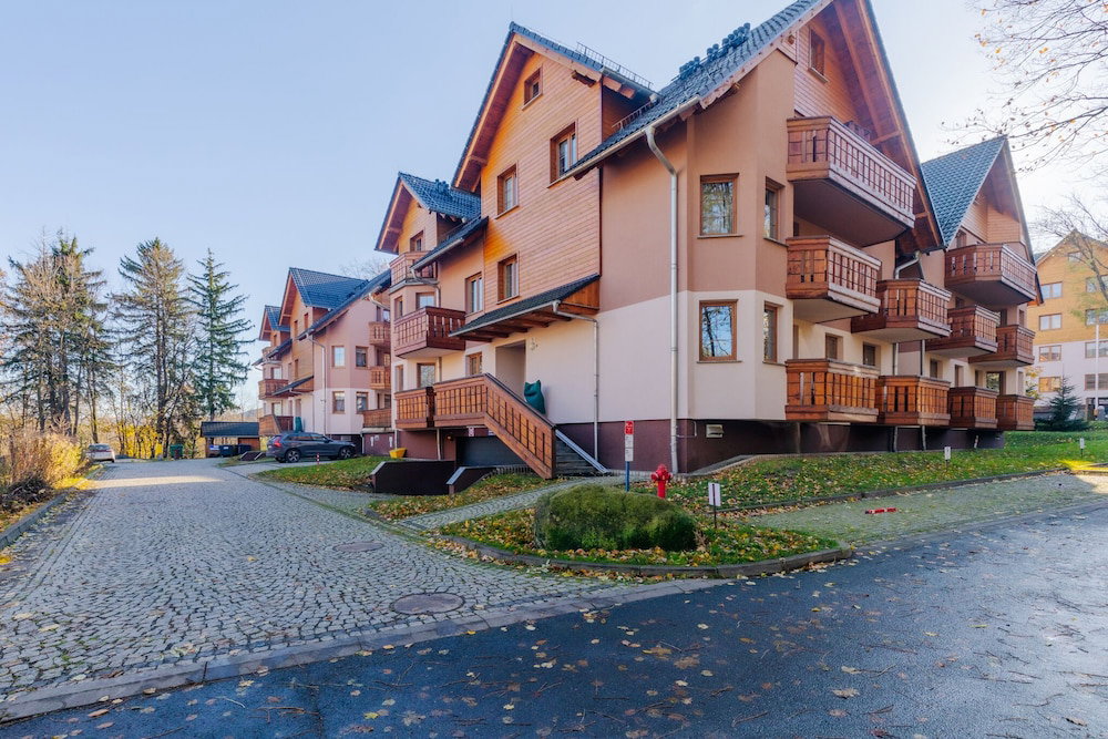 Hotel Rentplanet - Leśny Dom