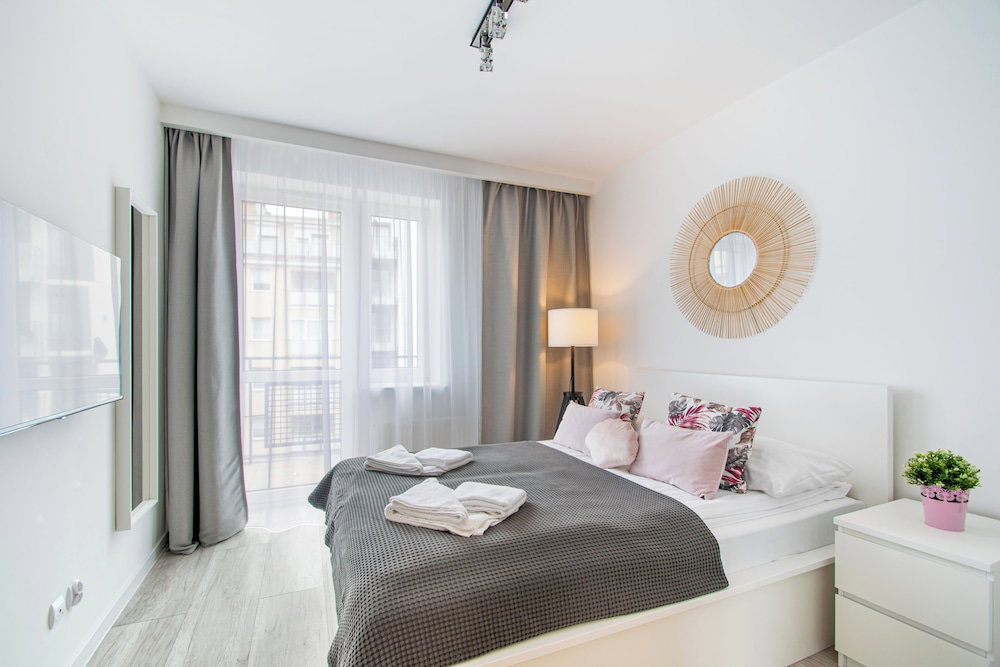 Hotel Rentplanet - Apartament Towarowa