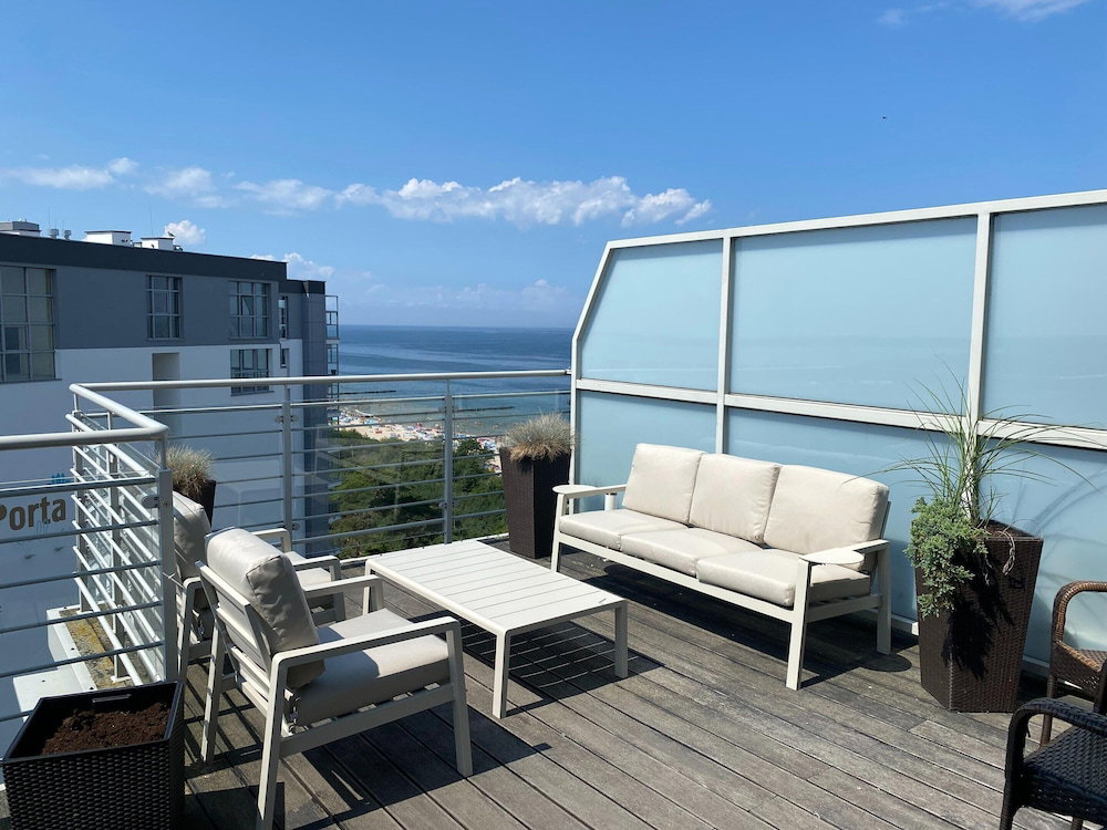 Hotel Apartment In Dziwnowek Near The Beach