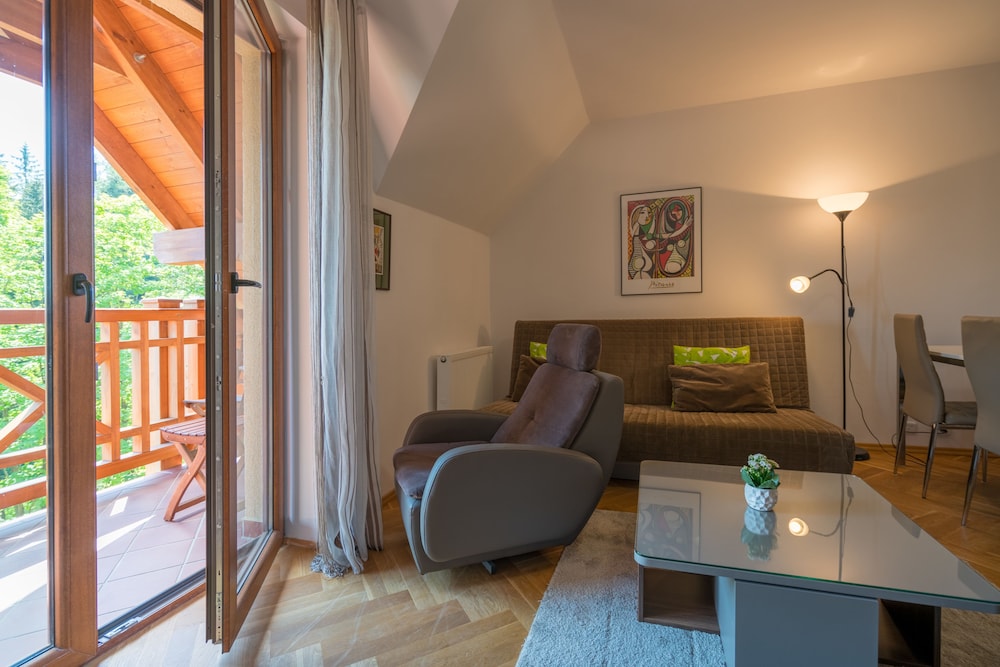 Hotel Rentplanet - Apartamenty Urocza