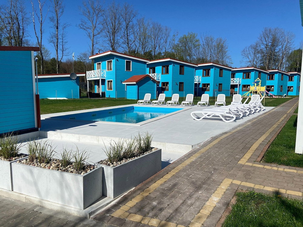 Hotel Comfortable Holiday Home , Summer Pool