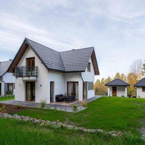 Hotel Large Holiday Villa With Garden, Sauna And Jacuzzi cazare Brzeznica