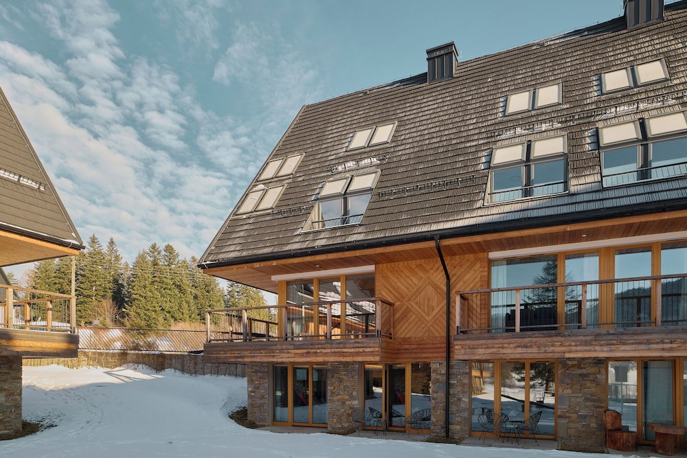 Hotel Enklawa Polany - Scenic Mountain View Retreat With Natural Pool By Downtown Apartments
