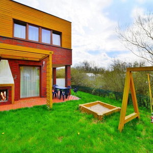 Hotel Spacious Holiday Home With Private Garden cazare Mielno