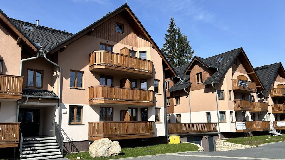 Hotel Apartamenty Sun & Snow Nad Łomnicą