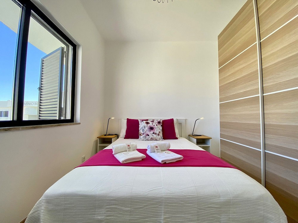 Vilamoura Twins 2 With Pool By Homing