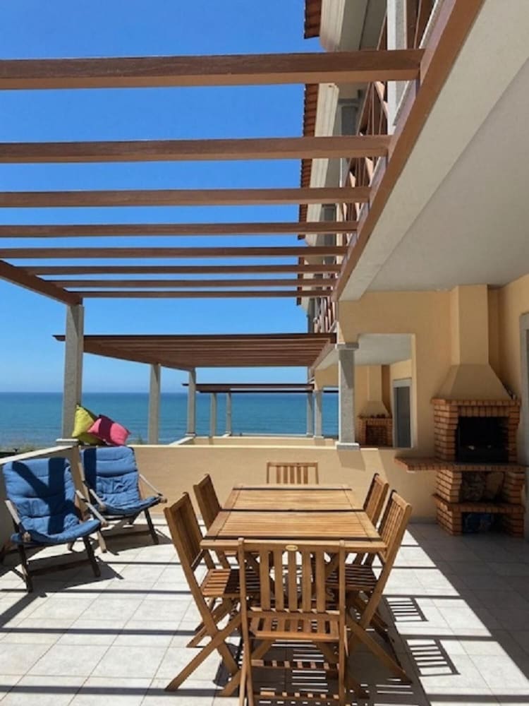 Hotel Sunset House With Seaview Terrace By Vacationy