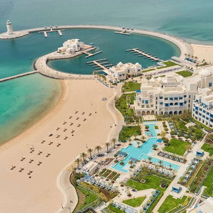 Hotel Hilton Salwa Beach Resort & Villas cazare Abu Samrah