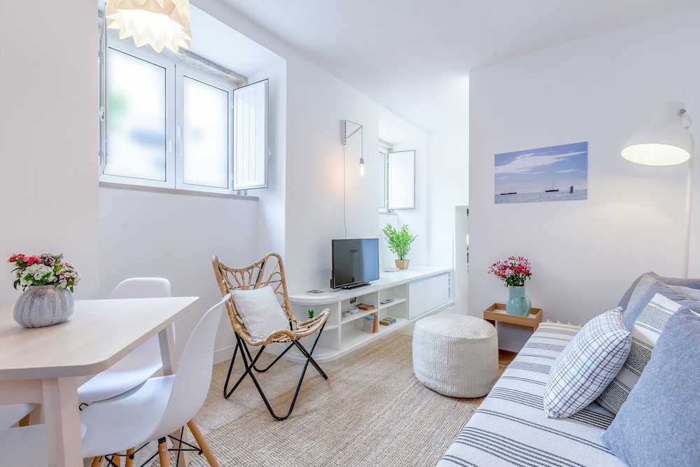 Hotel Renovated Typical Baixa Apartment, By Timecooler