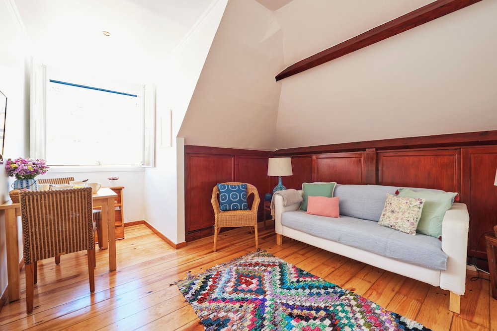 Hotel Central, Comfy And Light-Filled Apt, By Timecooler