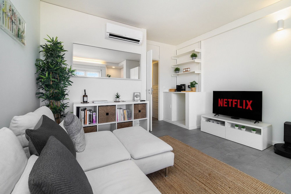 Hotel Study & Surf Carcavelos 1-Bed By Beach & Nova Sbe