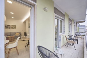 Hotel Light Apartment W/ Balcony Apartment By Timecooler cazare Bemfica