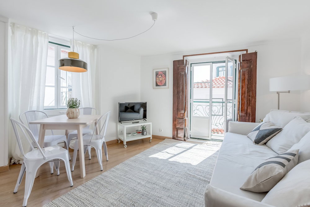 Hotel Light Filled Typical Apartment At Alfama, By Timecooler
