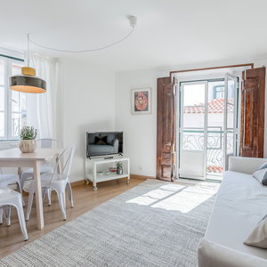 Sejur Light Filled Typical Apartment At Alfama, By Timecooler vacanta Santos-o-Velho