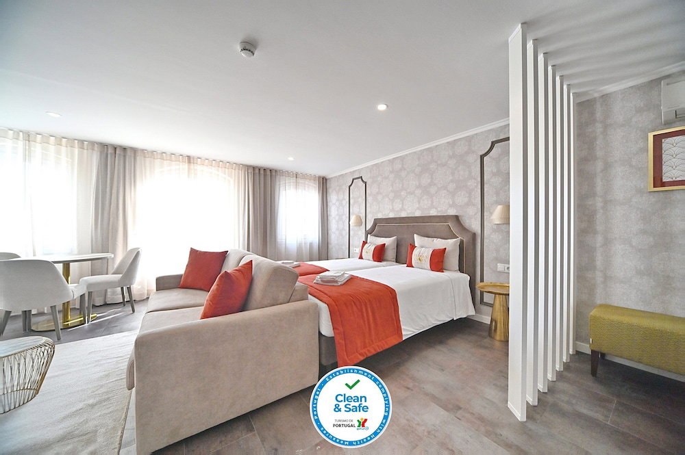 Hotel Famous Crows Lisbon Suites