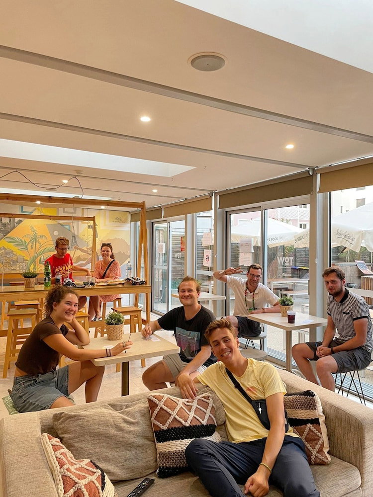 Hotel Wot Nomad Social