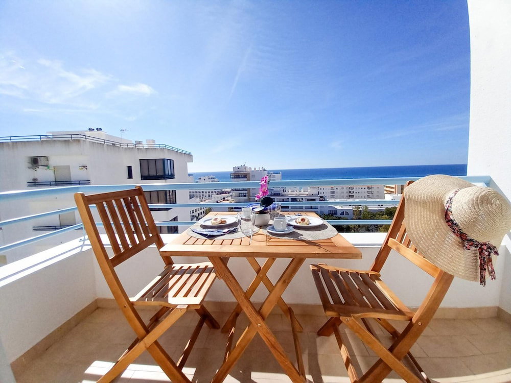 Hotel T1 Colina Ferias 8C A C Garagem Vista Mar