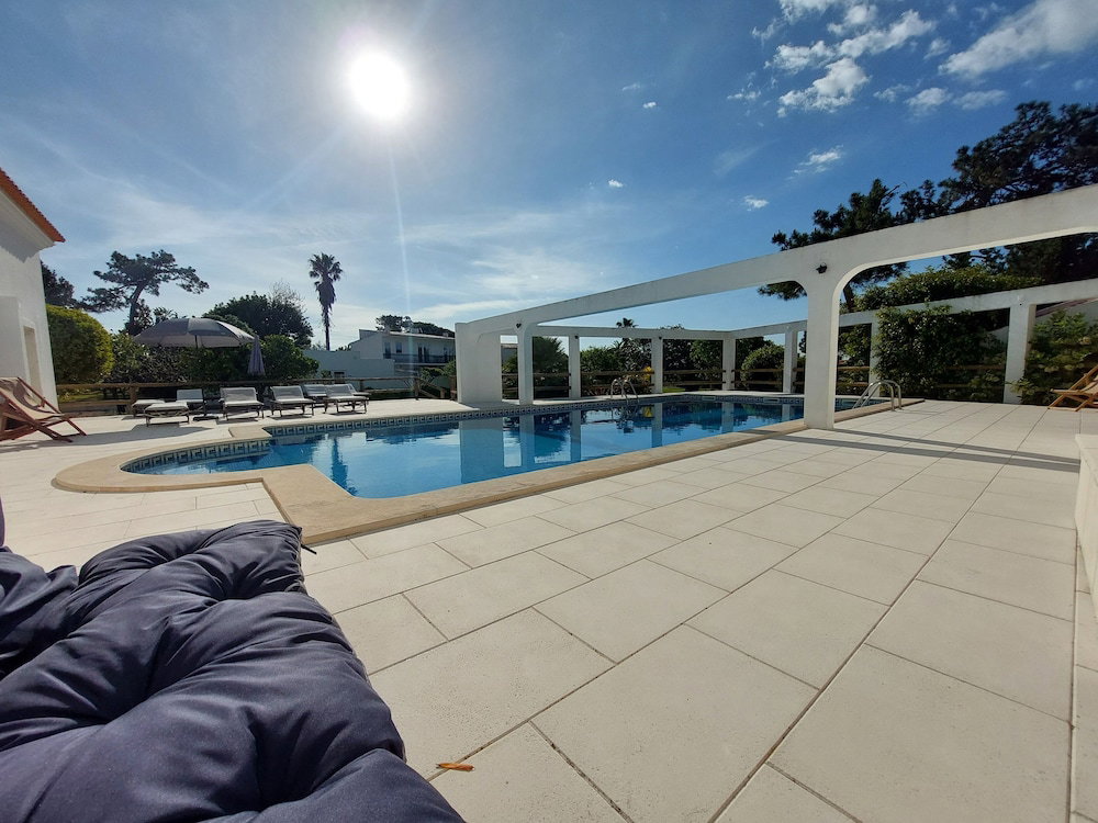Hotel Vila Louro