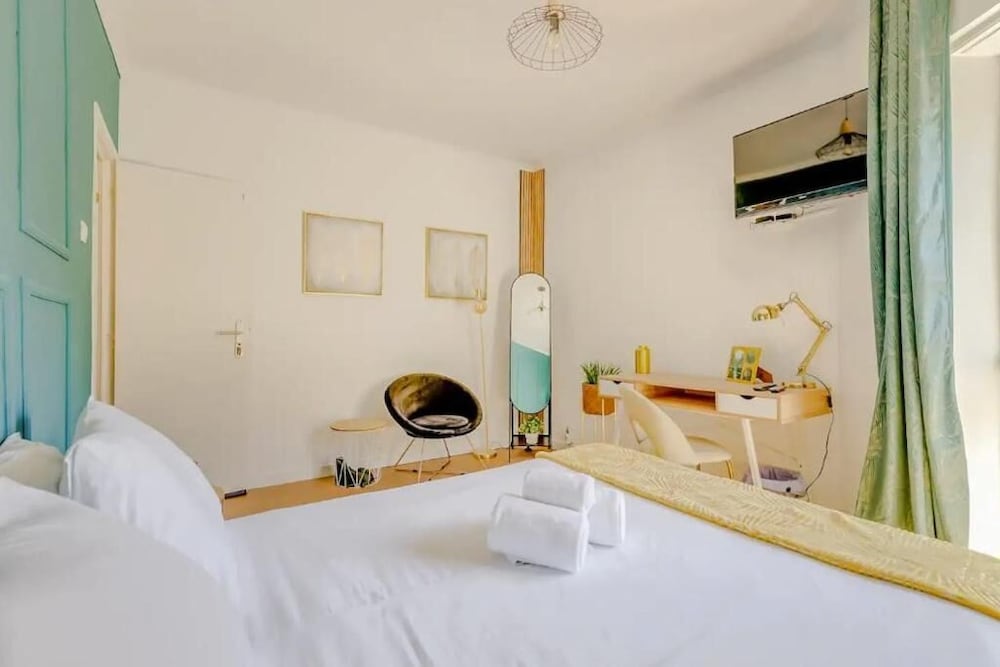 Hotel Goa Square Guesthouse By Lisbon With Sintra