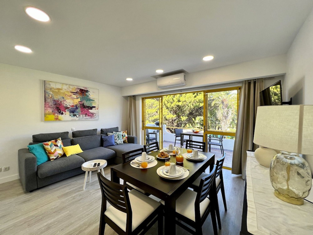Quarteira Stylish With Pool By Homing