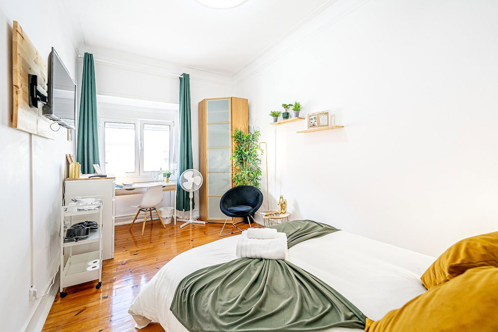 Hotel April Square Guesthouse By Lisbon With Sintra