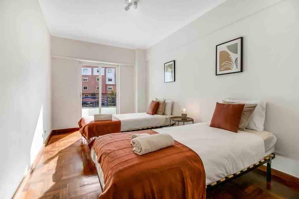 Hotel Bright Flat By Carcavelos Beach With Fast Wi-Fi