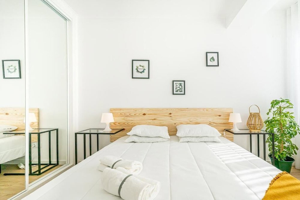 Two Bedroom Apartments Close To Train Station By Lisbon With Sintra