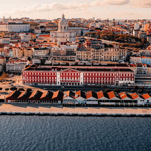 Hotel The Editory Riverside Hotel, An Historic Hotel cazare Santos-o-Velho