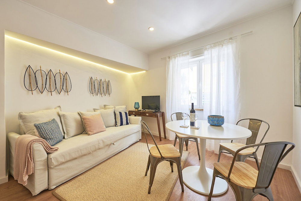 Hotel Belém Light Filled Apartment, By Timecooler