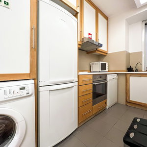 Sejur Santo1 · Modern Studio Close To Timeout Market vacanta Santos-o-Velho