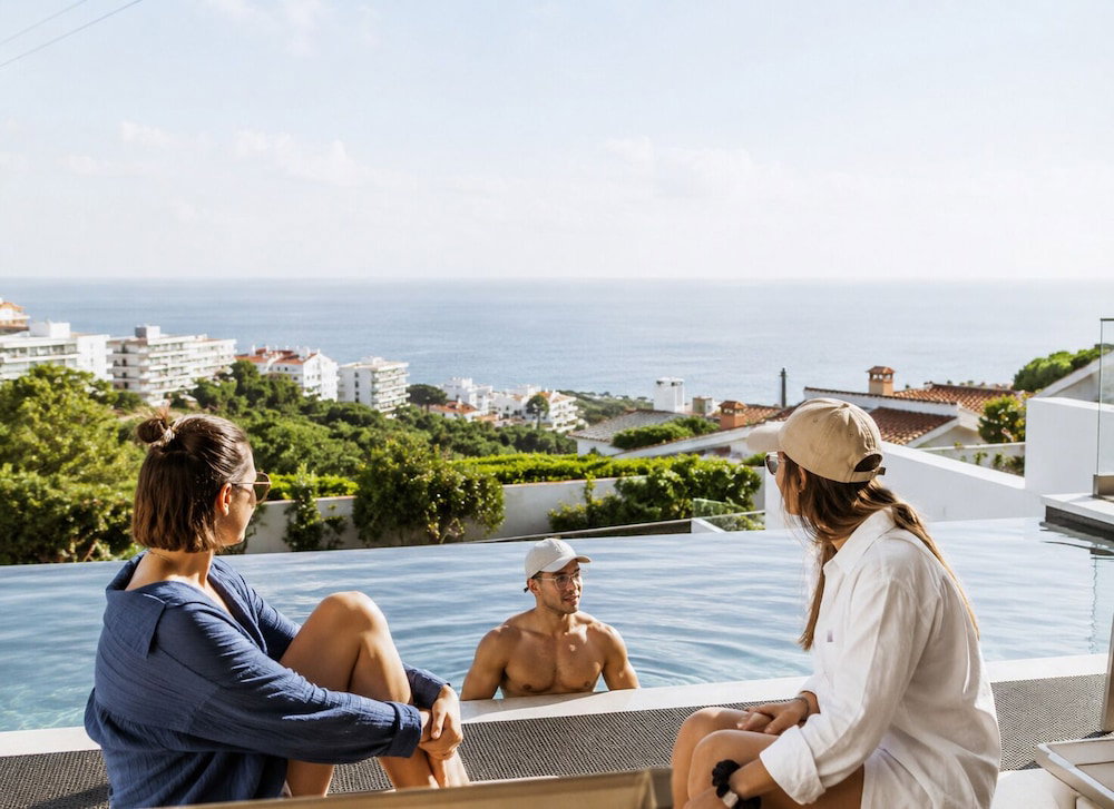 Hotel Outsite Ericeira Praia Do Sul - Work, Connect, Explore