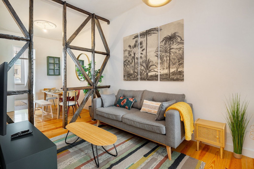 Hotel Riverside View 2-Bed For Remote Workers & Digital Nomads