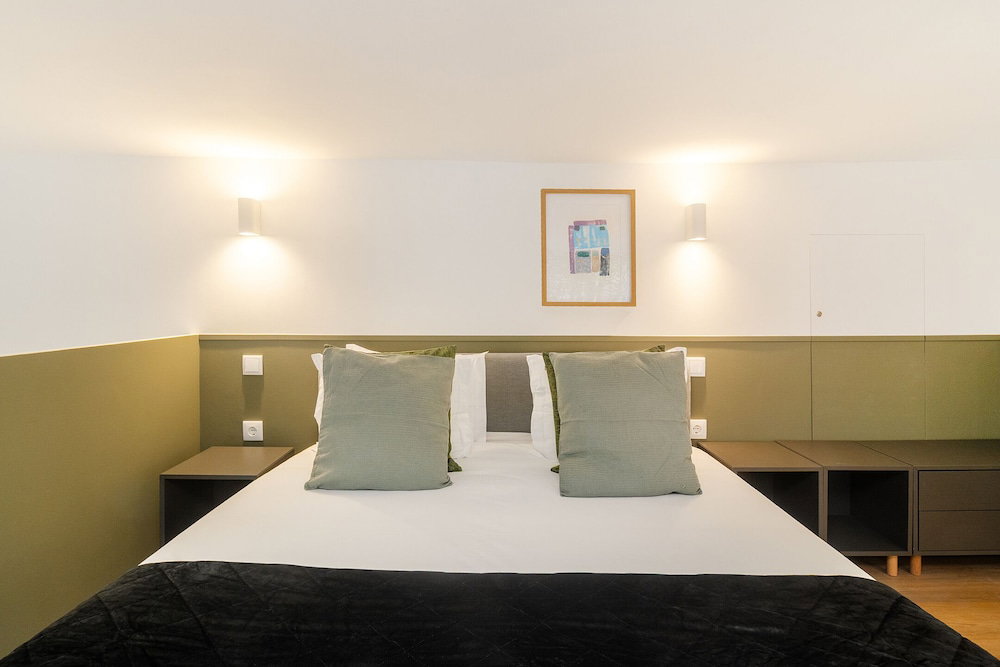 Hotel Lisbon's Elite A Stylish & Modern Studio W Patio