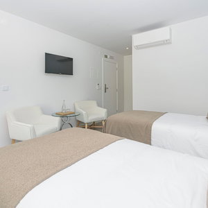 Sejur Estoril Village Guesthouse vacanta Estoril