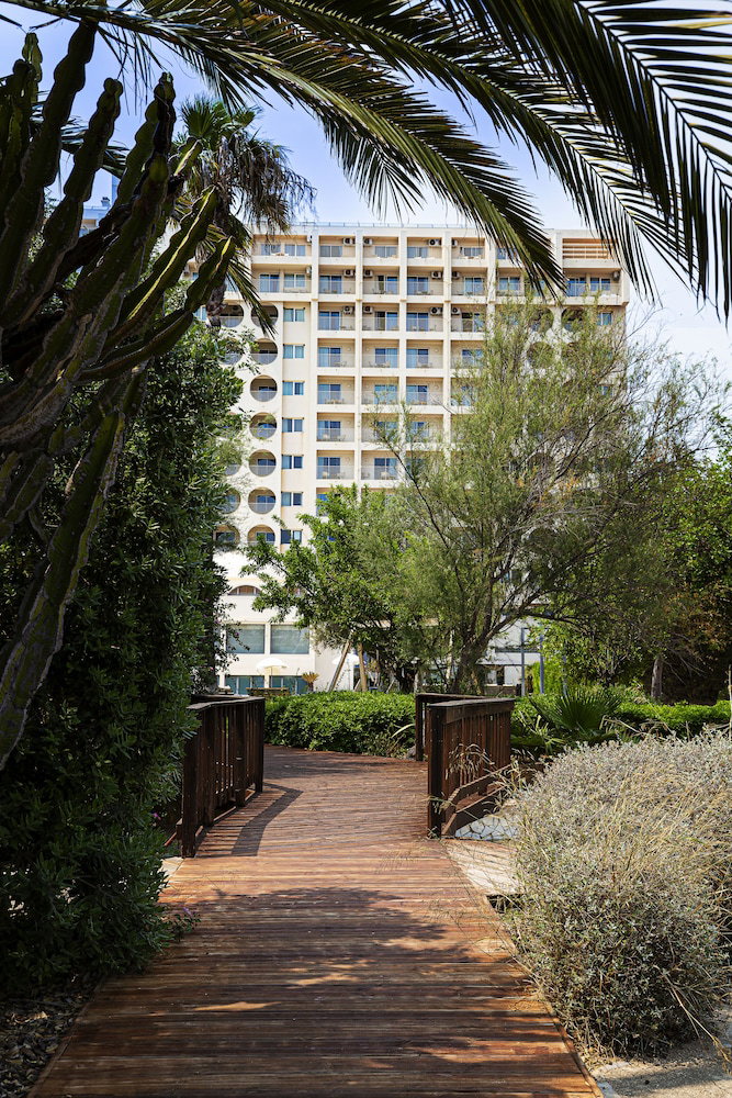 Hotel Ozadi Altura Beach Resort