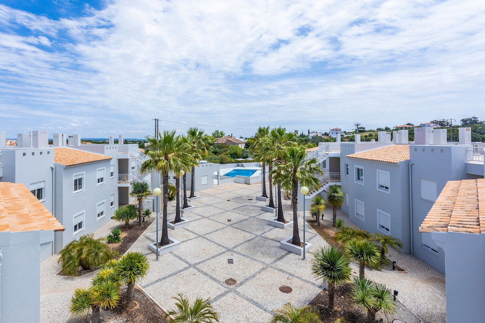 Hotel Placid Village