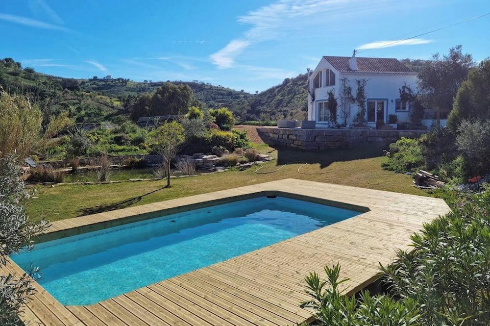 Hotel Pool - Parking - Bbq - Garden - Wifi - Sleeps 7