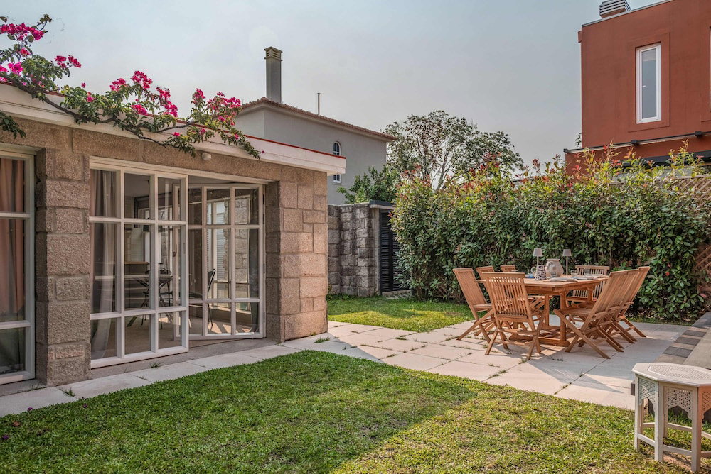 Hotel Liiiving In Porto - Foz Garden House