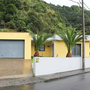 Sejur Waterfall House vacanta Povoacao