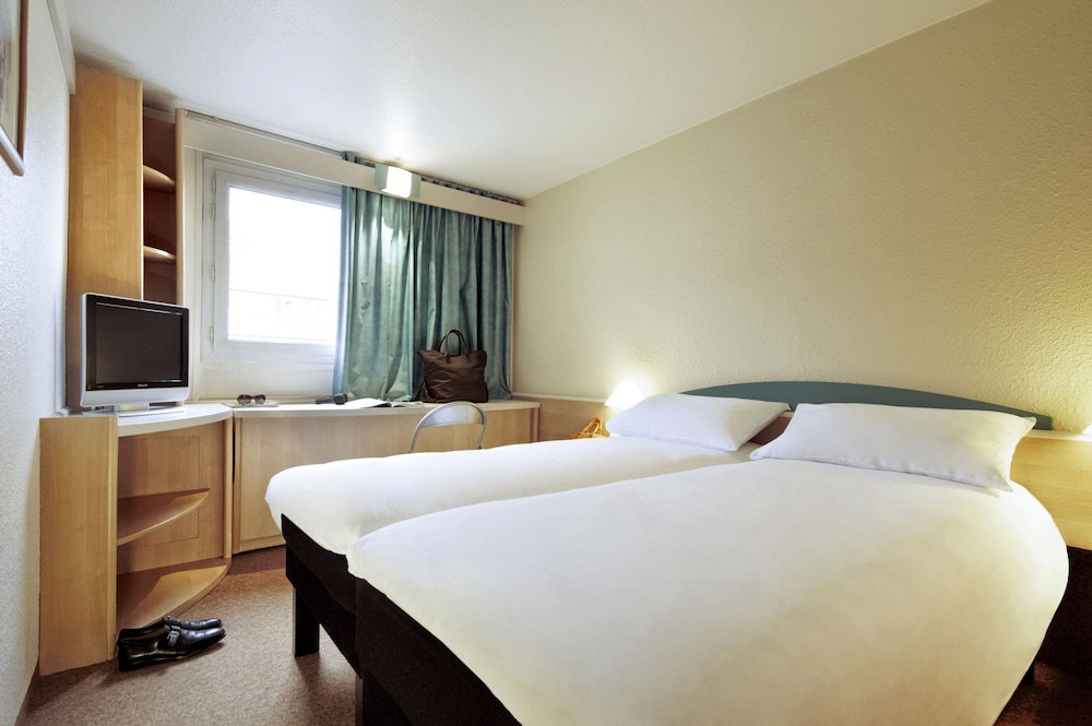 Ibis Guimaraes