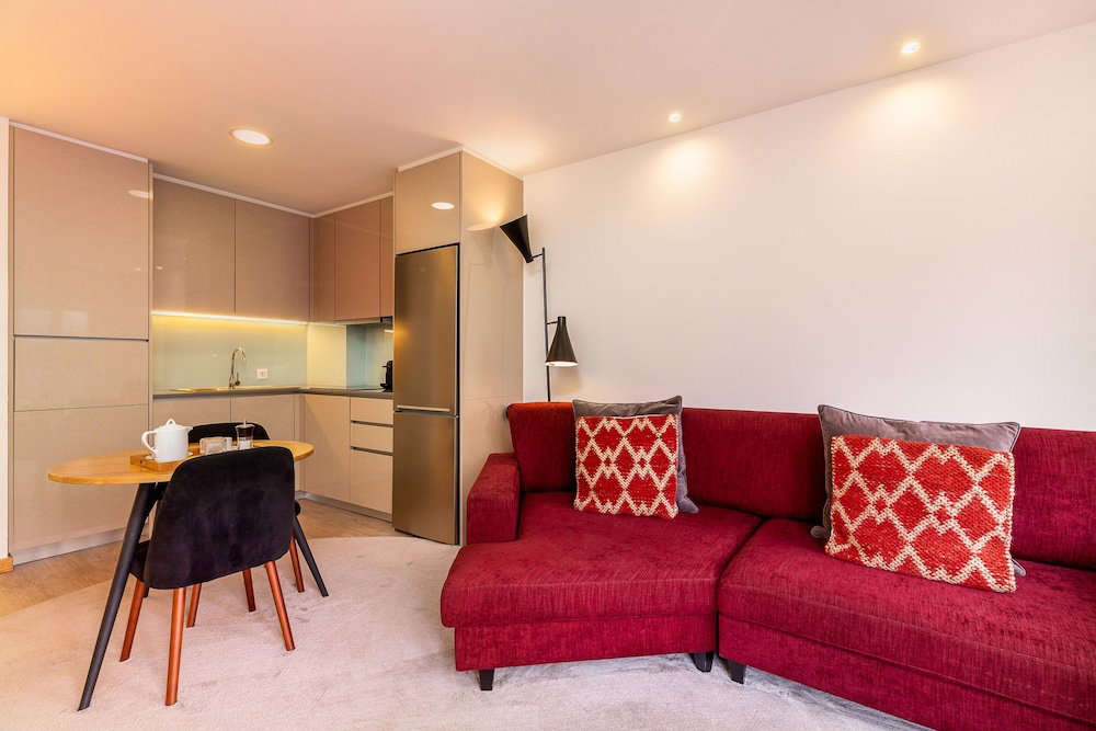 Hotel Modern & Cozy Apartment, By The Beach