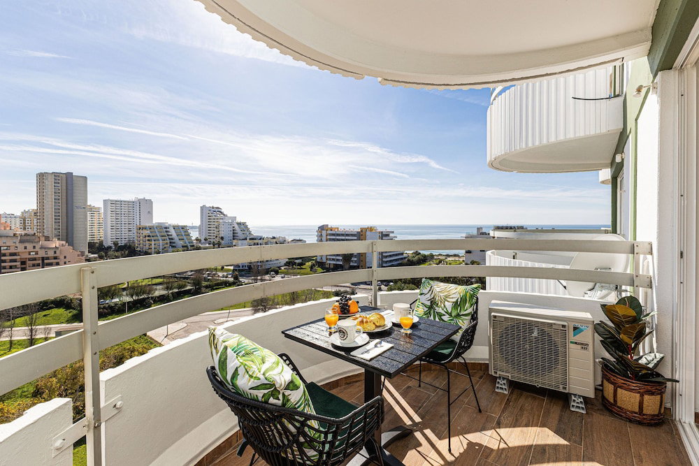 Hotel Torre Verde Sea View Apartments 906