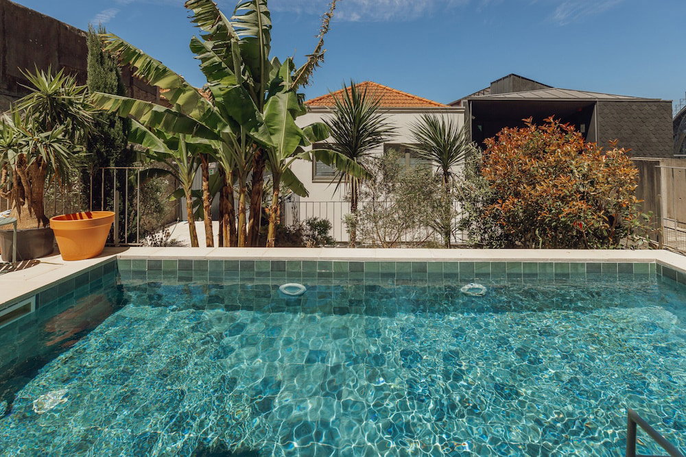 Hotel Bridge Pool Retreat By Vacationy
